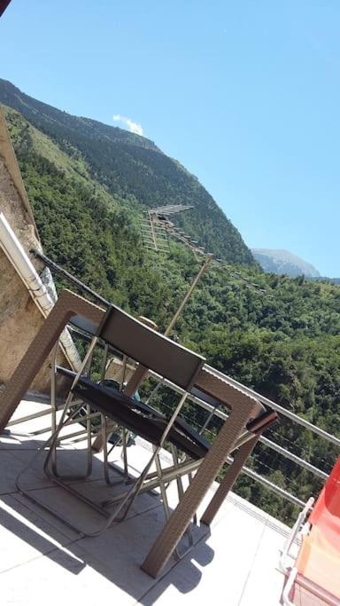 Paisible Maison Dans Les Pyrenees Fontpédrouse Exterior photo